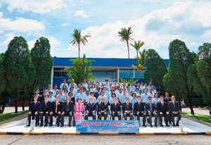 Group photo of Toray and TGM officials with the minister and USM officials