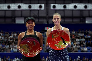 Previous year’s Singles champion Karolína Plíšková (right), and runner-up Naomi Osaka (left)