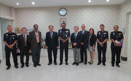 Group photo with Dato’ Narenasagaran at centre