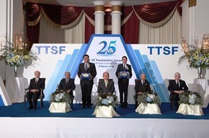 The winners of the Science and Technology Awards (back row) with TTSF officials and ceremony guests. Front row, from left: Dr. Yodhathai Thebtaranonth, Chairman, Science and Technology Award Committee, Dr. Yongyuth, General Surayud, Mr. Sadoshima, and Nikkaku