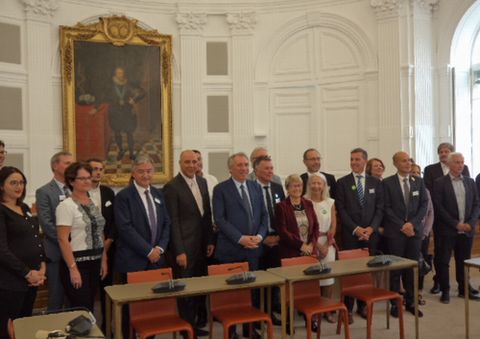 The signatory companies with mayor of Pau and the state representative