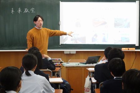 The theme of the lecture was monozukuri