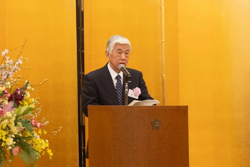 Toray Industries President and TTSF Honorary Chairman Akihiro Nikkaku presents his remarks.