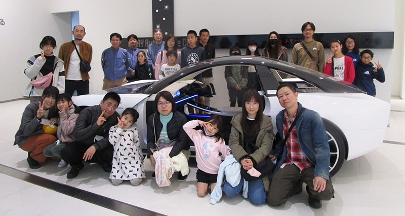 Group photo Toray Nagoya Plant 49 people from 15 families