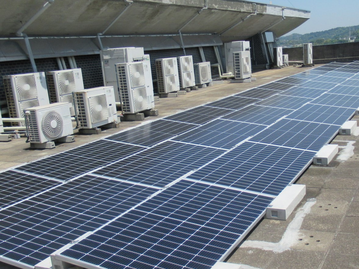 Solar power generation system at Toray Industries Basic Research Center (Kamakura) 