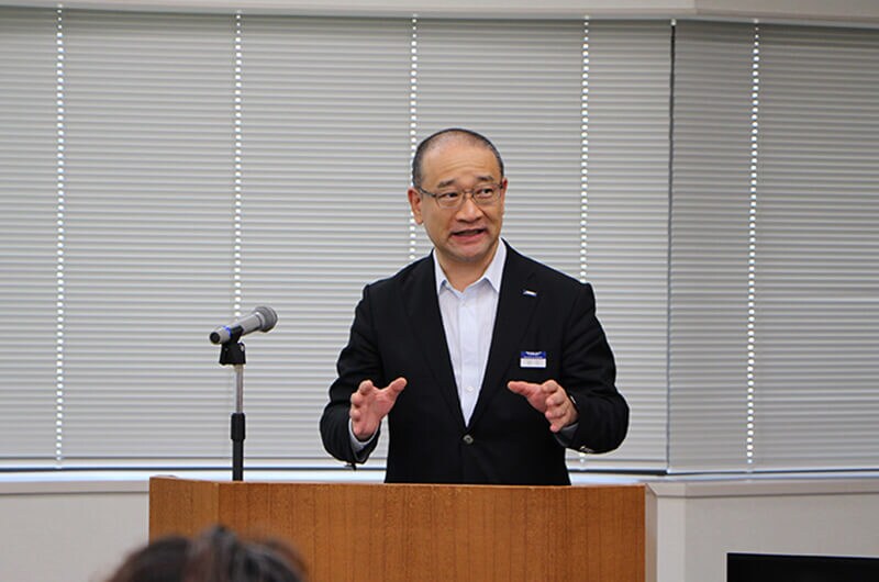 Comments by the senior vice president of the Human Resources Division