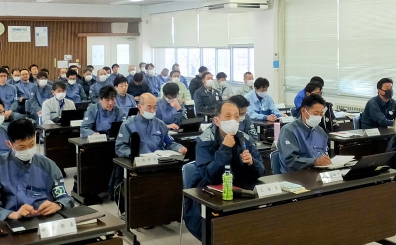 Safety meeting at Aichi Plant (Toray Industries, Inc.)